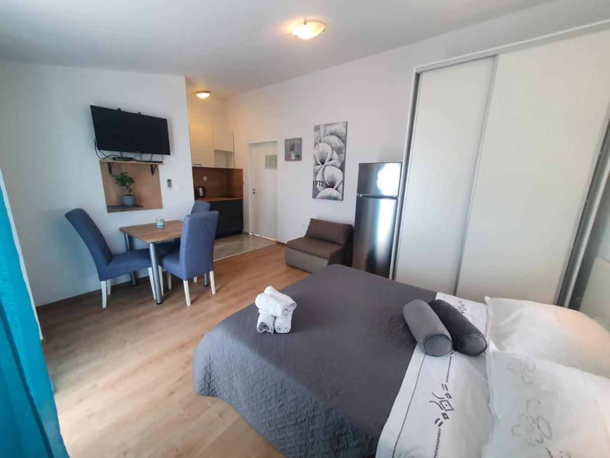 Suzana Sindija Apartment *