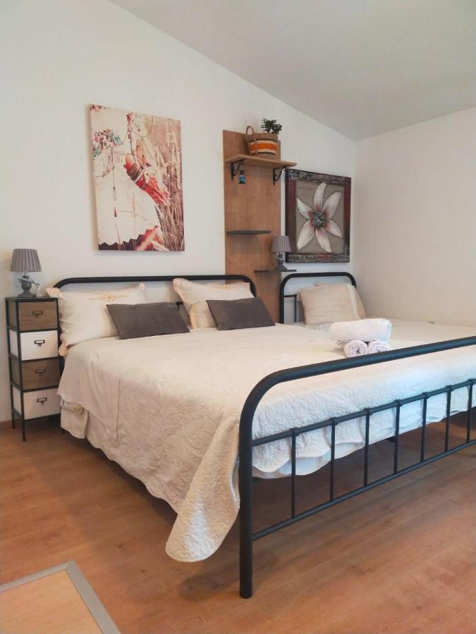 Suzana Sindija Apartment *